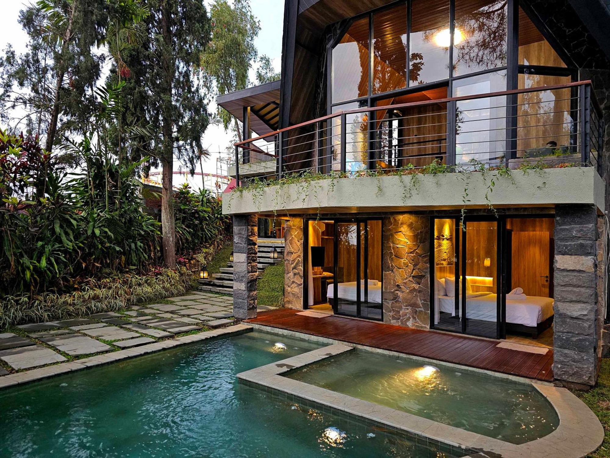 Villa 4-Br Klub Bunga No 4 Batu Malang Dış mekan fotoğraf