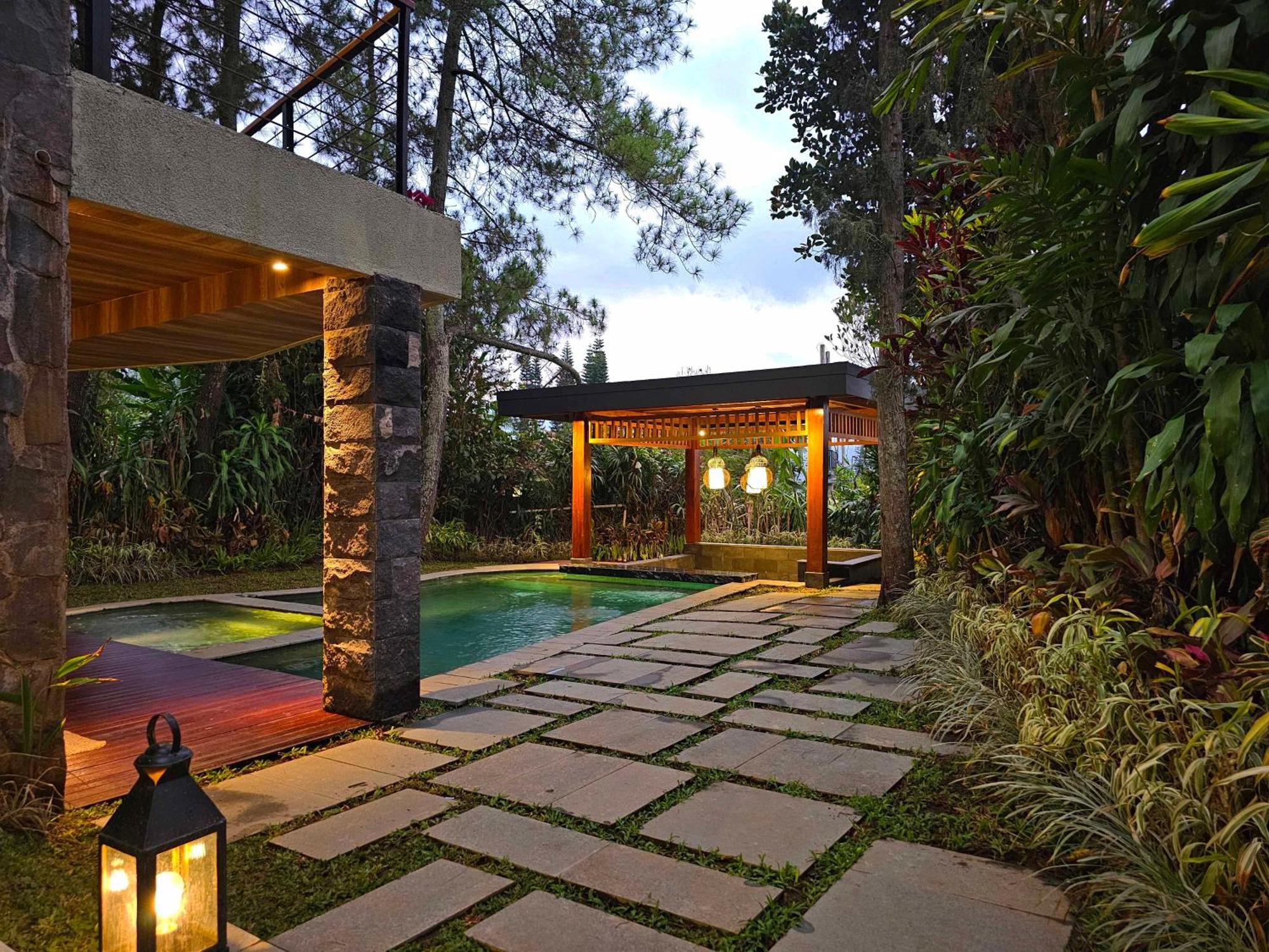Villa 4-Br Klub Bunga No 4 Batu Malang Dış mekan fotoğraf